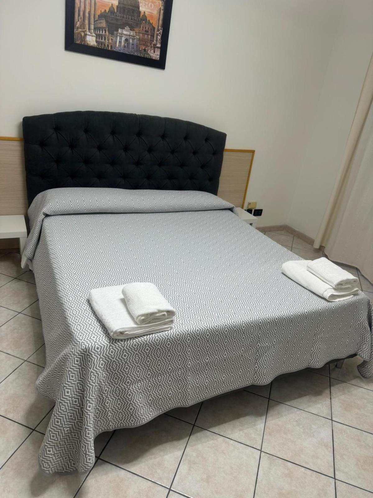 拉里萨客房度假屋 罗马 外观 照片